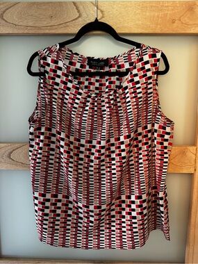 Evan Picone Red, Black & White Geometric Sleeveless Camisole